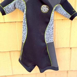 Rip Curl Dawn Patrol 
2 MM 
Back Zip Spring 
Shorty Wetsuit 
Half Suit Size 4.